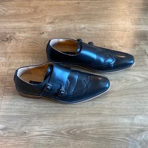 UV signature Mens size 12 black dress shoe. Worn once.
